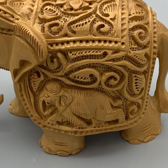 Beautiful Intricate Design Hand Carved Wood Elephant Figurine Wildlife Decor - Picture 6 of 10